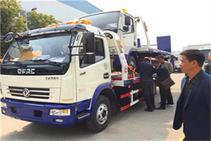 开阳汽车道路救援拖车价格